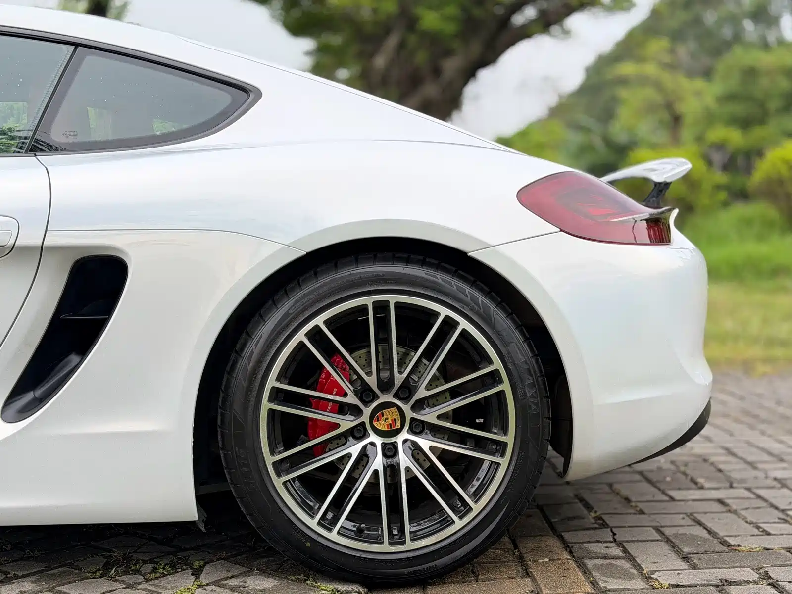 Photo 9 - Porsche Cayman