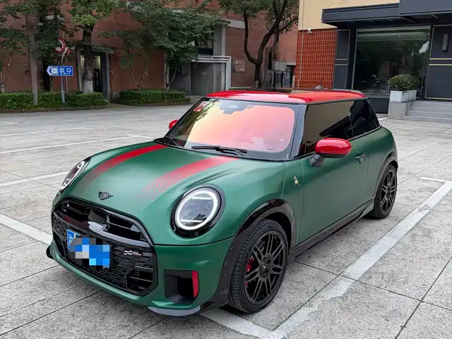 MINI JCW 2025