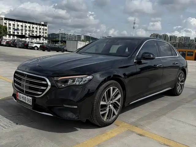 Mercedes-Benz E-Class 2024
