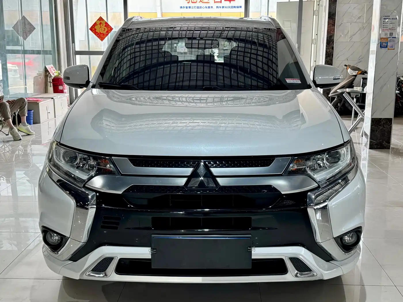 MITSUBISHI OUTLANDER