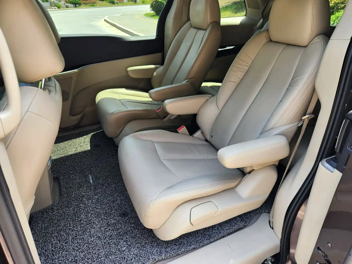 Buick GL8 2015 2.4L Luxury Business Exclusive Edition фото 23