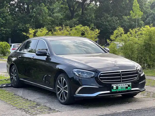 Mercedes-Benz E-Class New Energy 2023 E 350 e L Plug-in Hybrid Sedan — фото 3