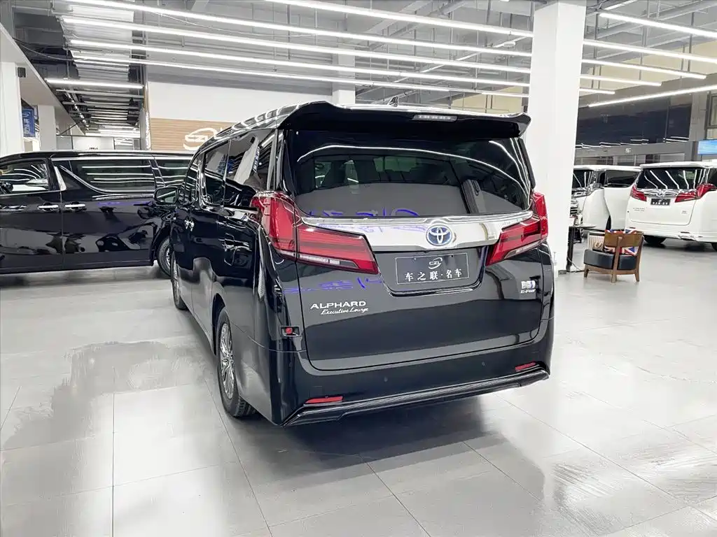 Toyota Alphard 2021 Hybrid 2.5L Premium фото 4