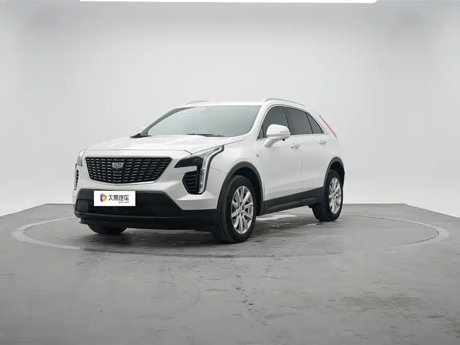 CADILLAC XT4