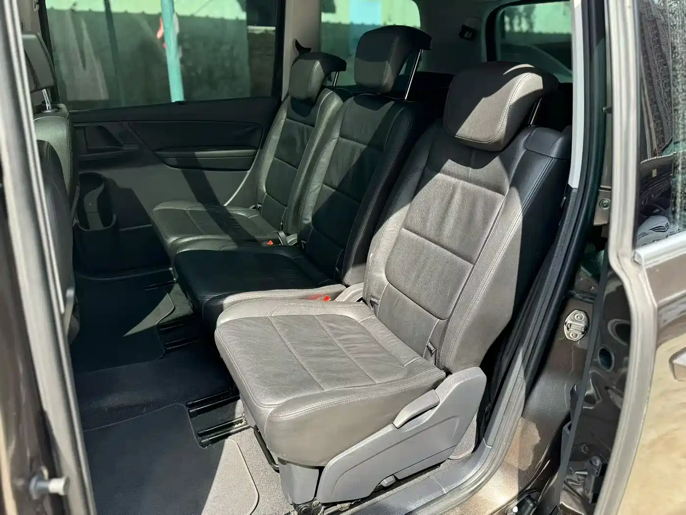 Volkswagen Sharan 2013 1.8TSI Comfort фото 4