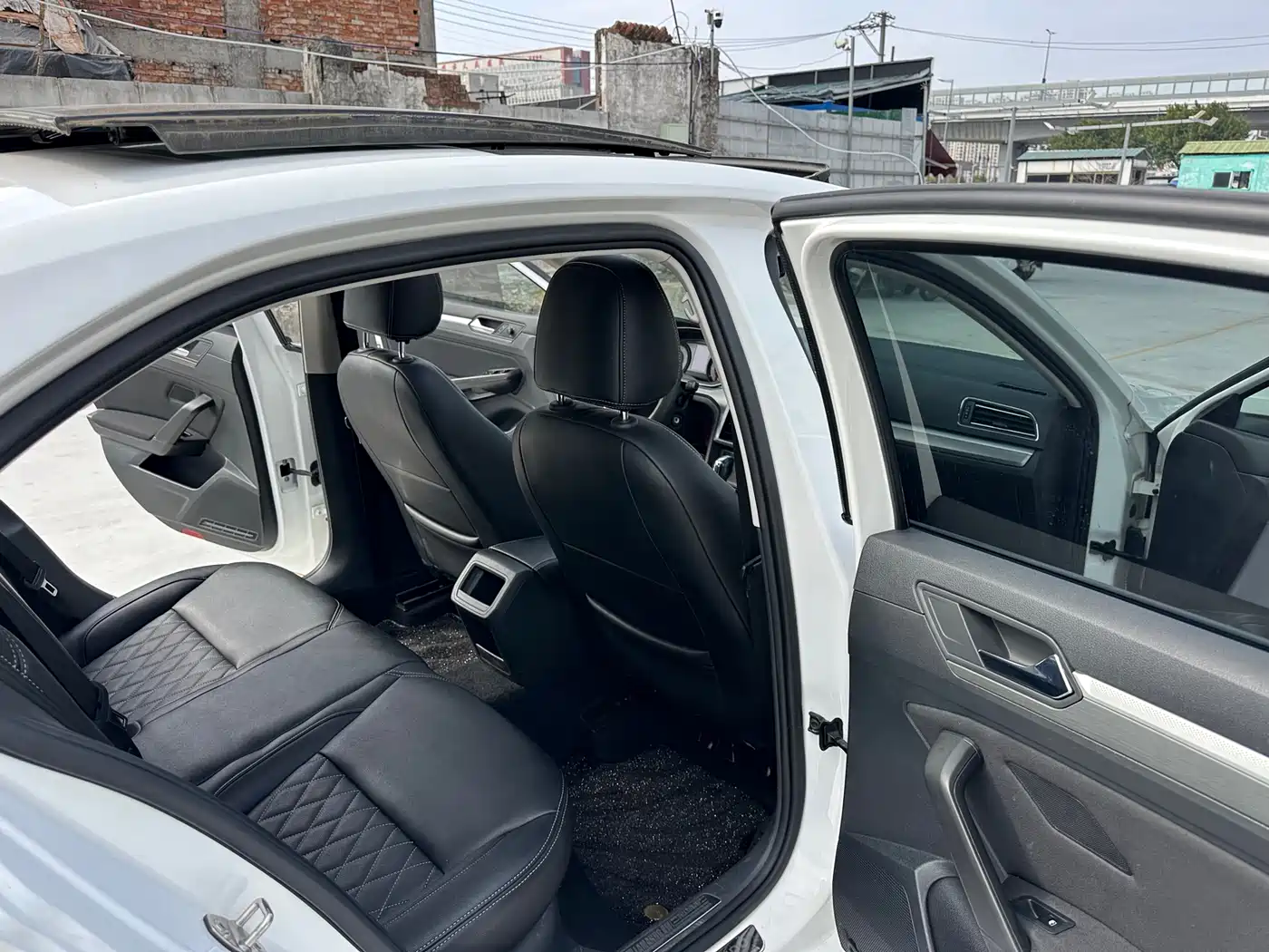 Volkswagen Lamando 2021 230TSI DSG Fashion Edition фото 11