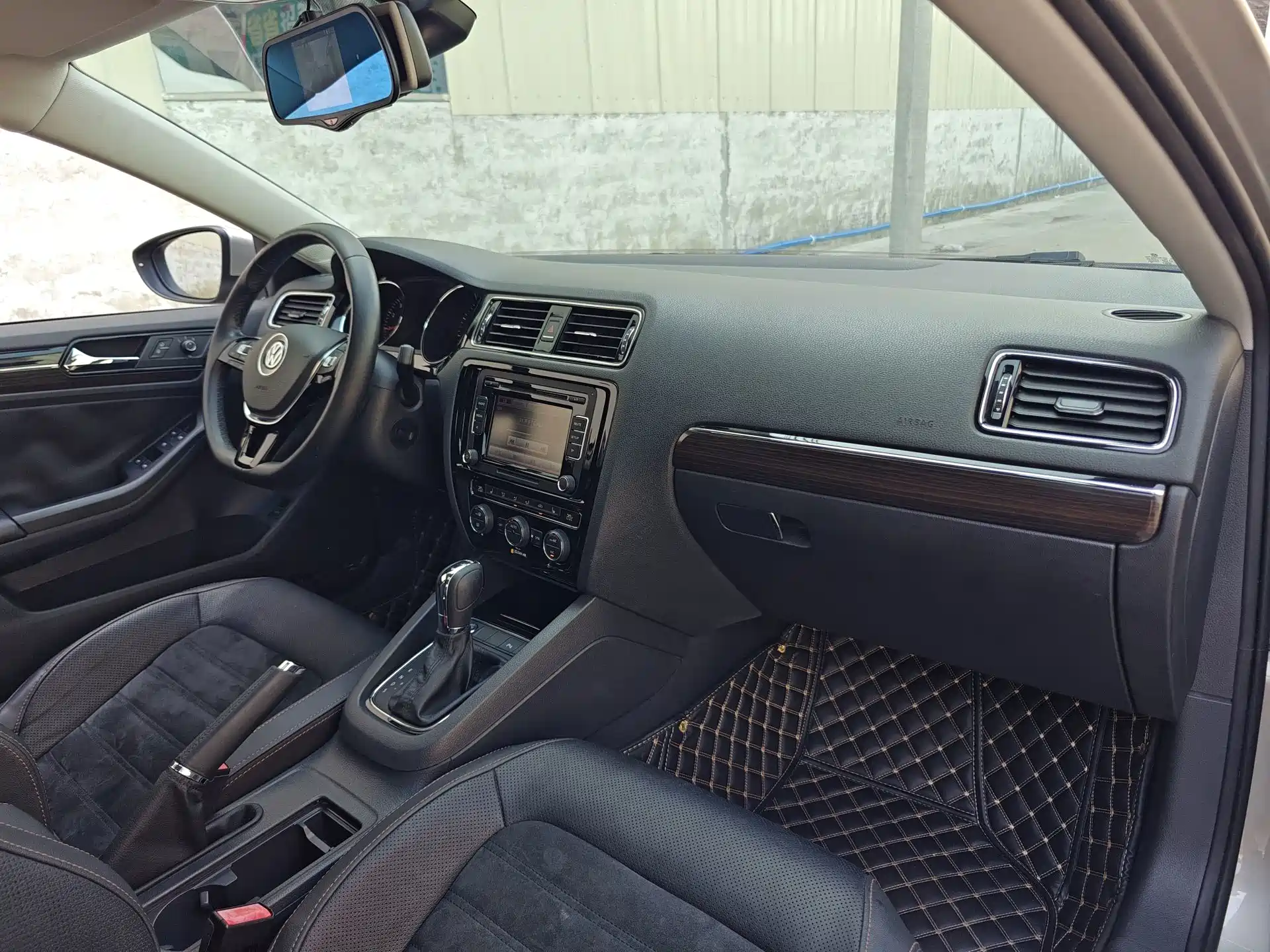 Фото 21 - Volkswagen Sagitar