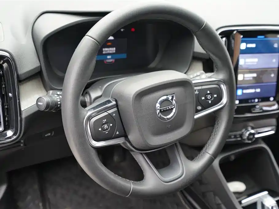 Volvo XC40 2024 2024 B3 Smart Elite Luxury Edition