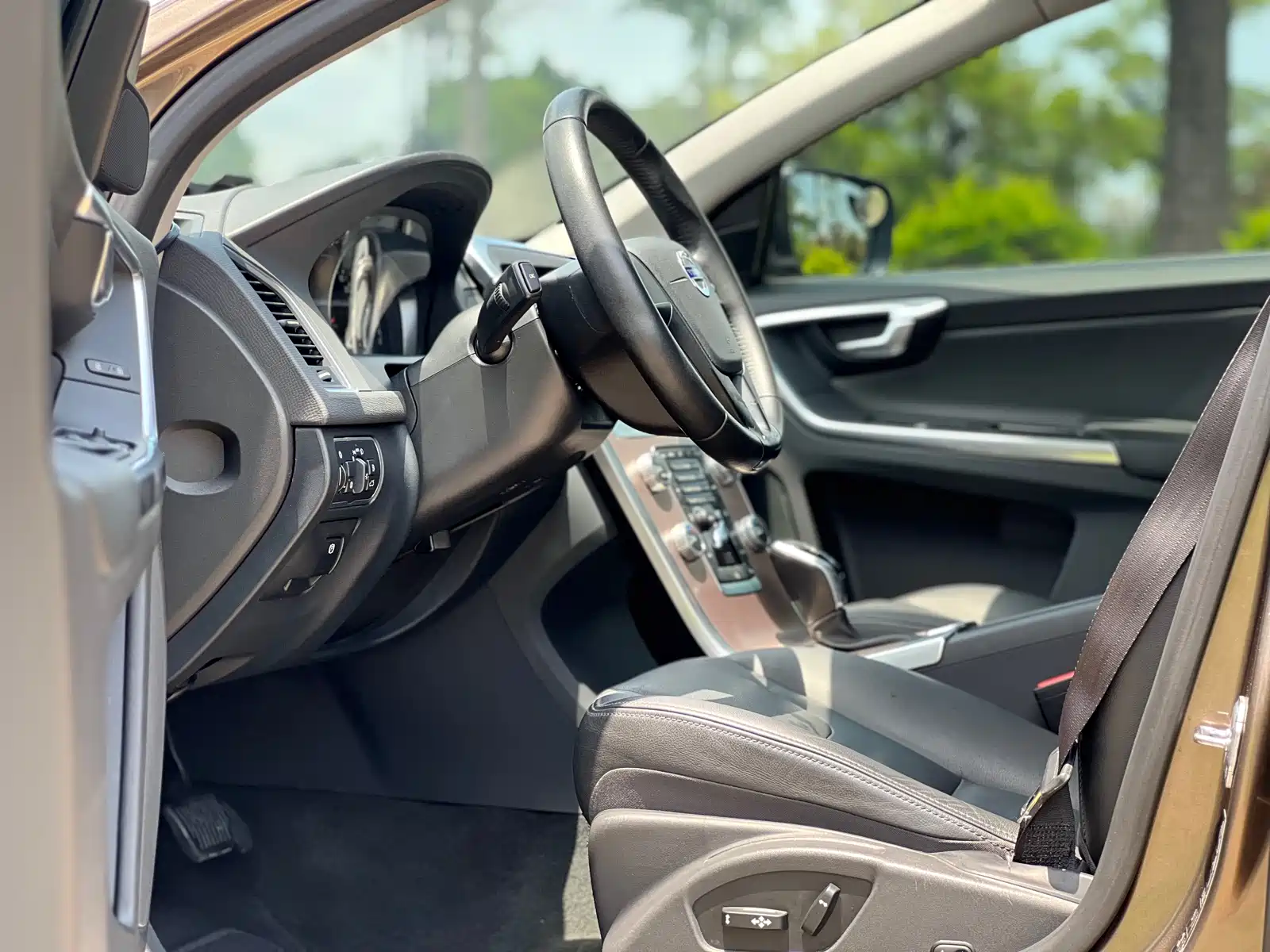 Фото 8 - Volvo XC60