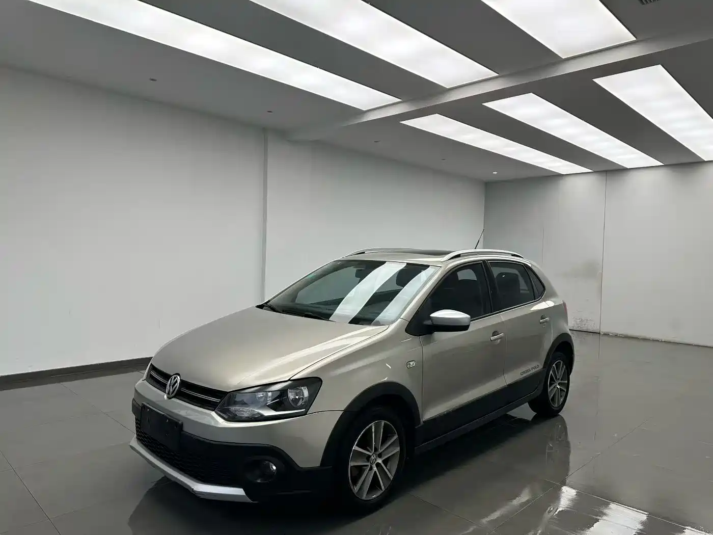 Volkswagen Polo 2012 1.6L Cross Polo AT