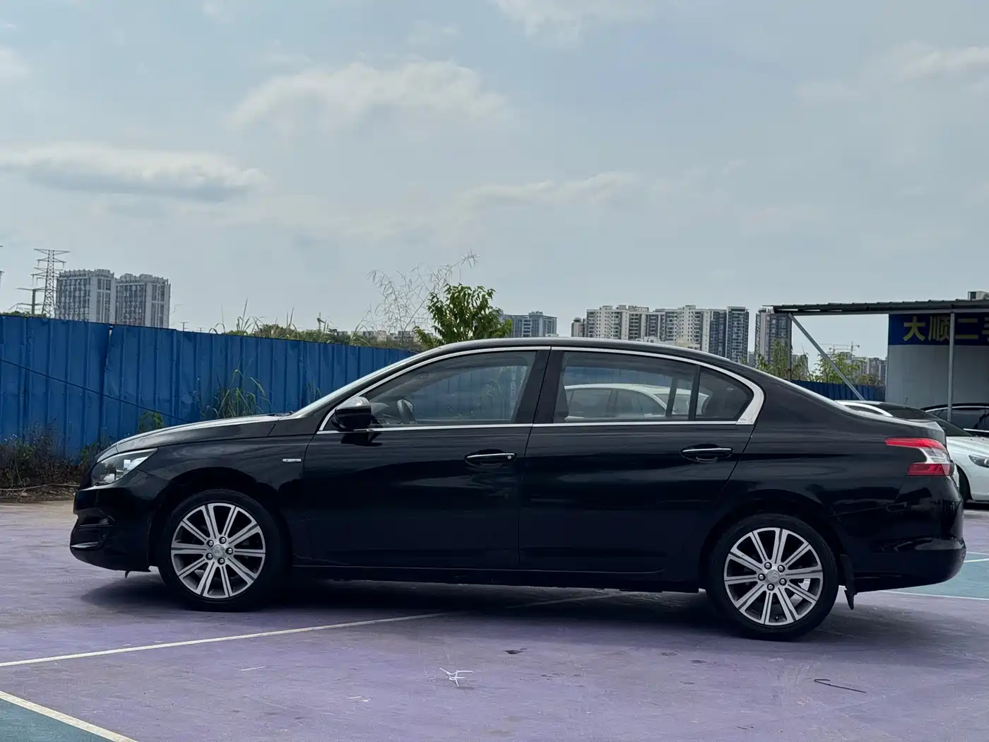 Peugeot 408 2014 1.8L Automatic Luxury Edition фото 6