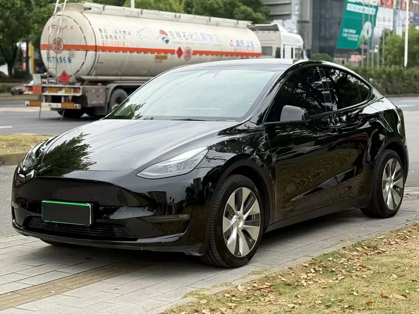 صورة 1 - Tesla Model Y
