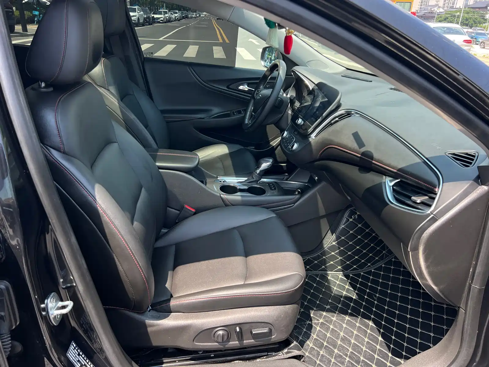 Photo 19 - Chevrolet Malibu XL