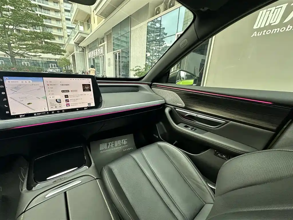 XIAOPENG P7
