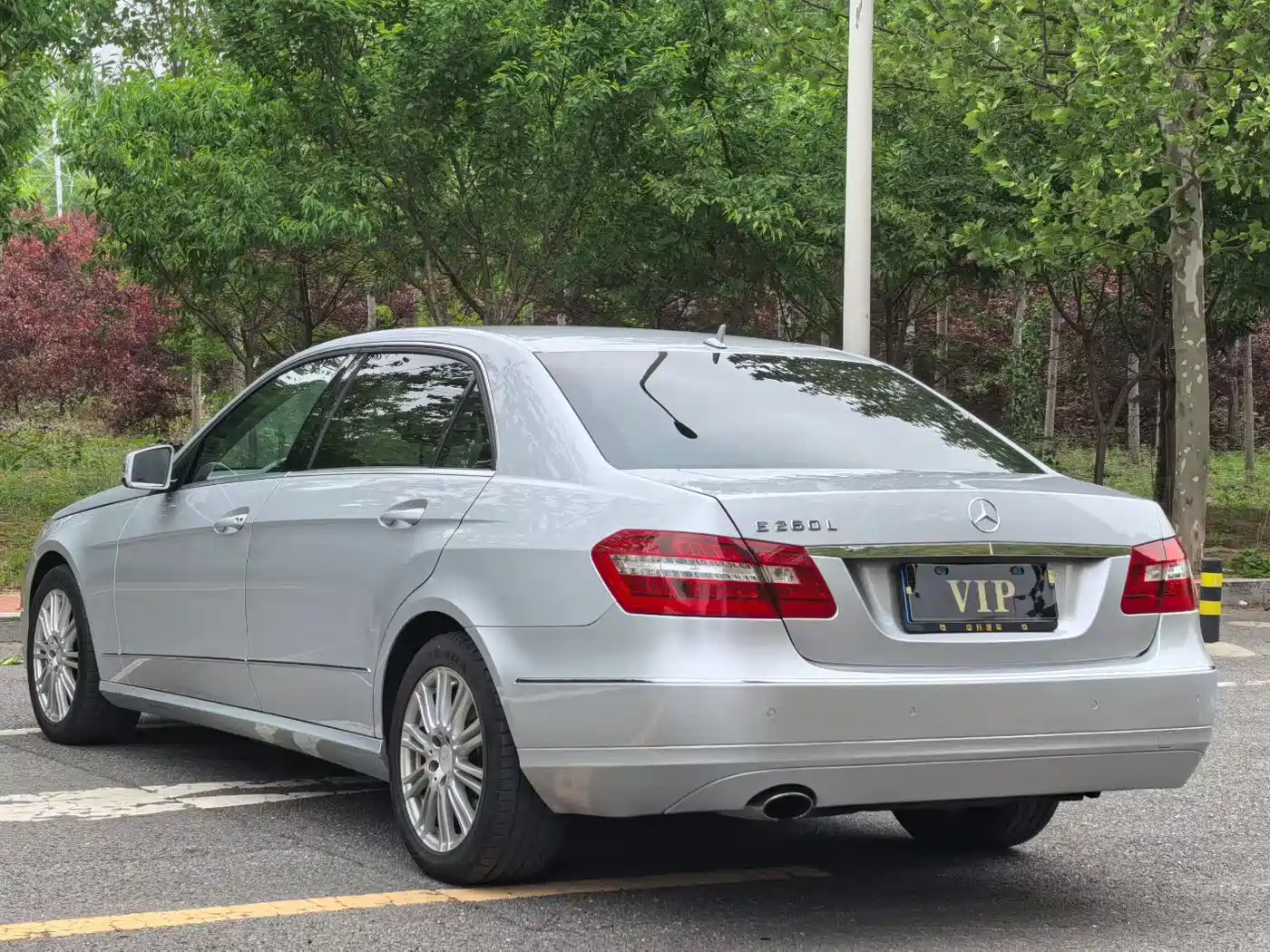 Mercedes-Benz E-Class 2013 Model E 260 L CGI Fashion фото 4