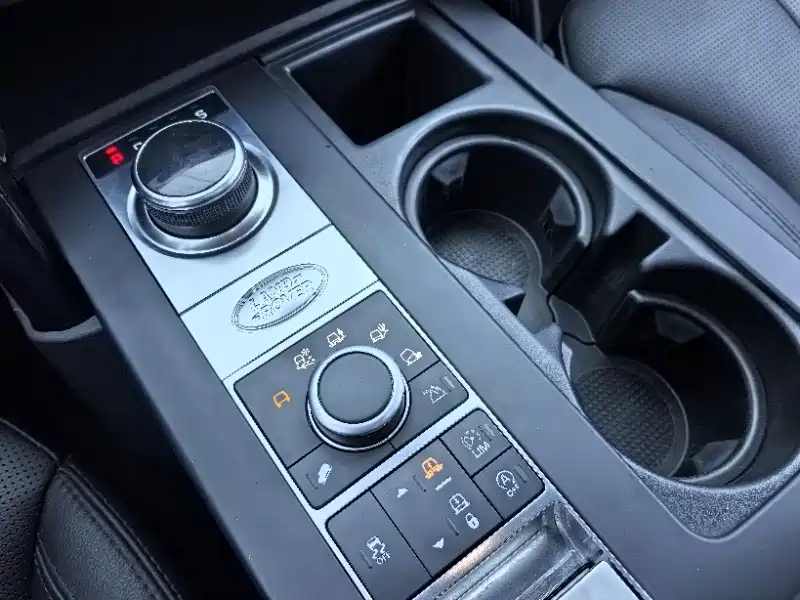 Land Rover Discovery 2017 3.0 SC V6 S фото 8