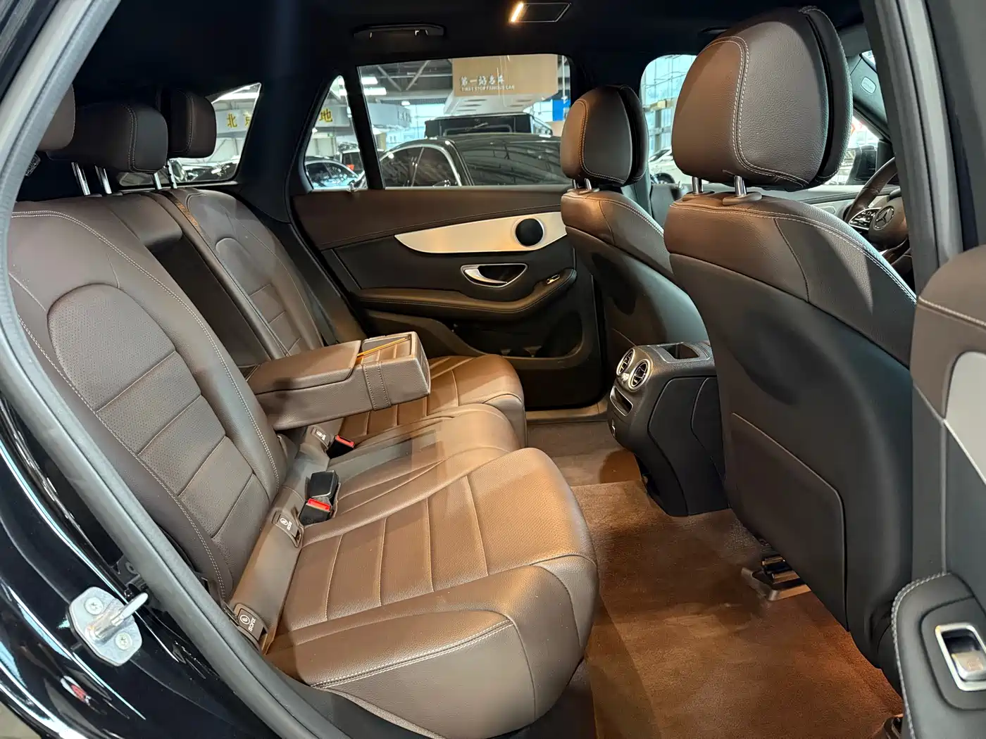 Mercedes-Benz GLC 2022 Model GLC 260 L 4MATIC Dynamic Edition фото 10