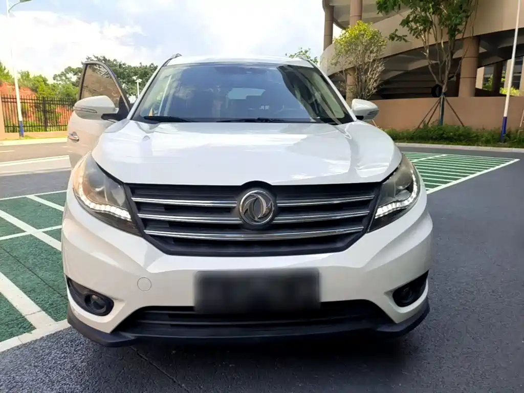 Dongfeng Fengguang Fengguang 580 2016 2016 Model 1.5T Manual Luxury Version