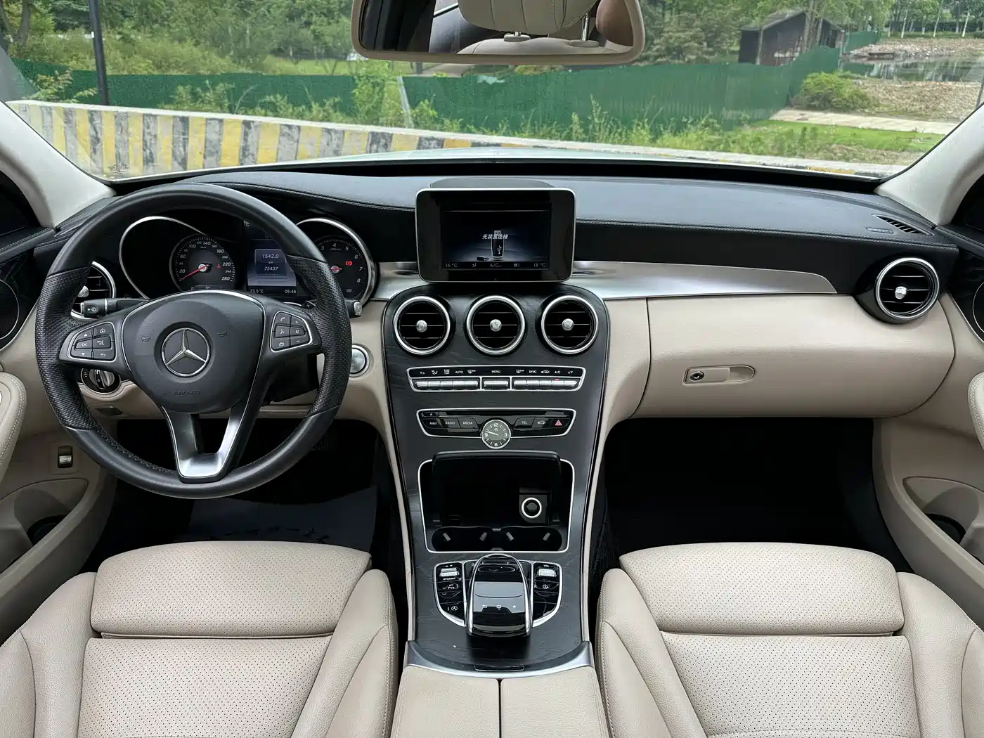 Mercedes-Benz C-Class 2016 C 200 L Sport фото 9