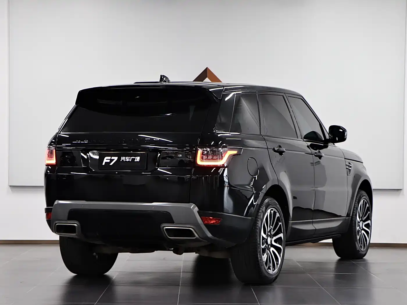 Land Rover Range Rover Sport 2019 3.0 SC V6 Special Edition фото 6