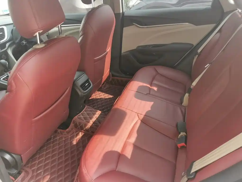 Фото 17 - Buick Excelle