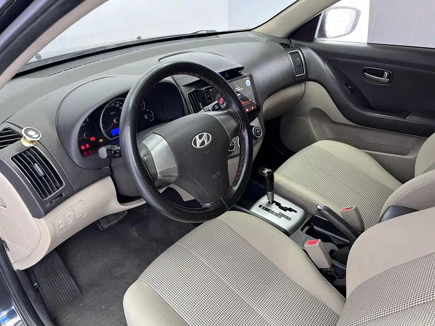 Hyundai Elantra 2011 1.6L Automatic Comfort фото 7