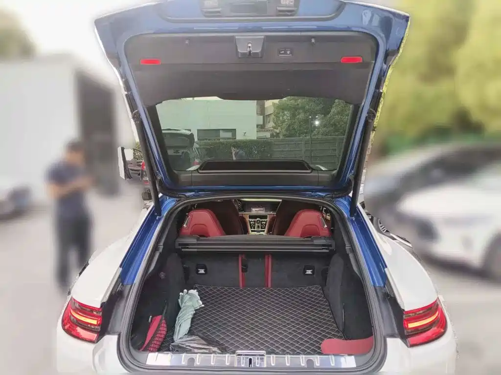 Photo 5 - Porsche Panamera