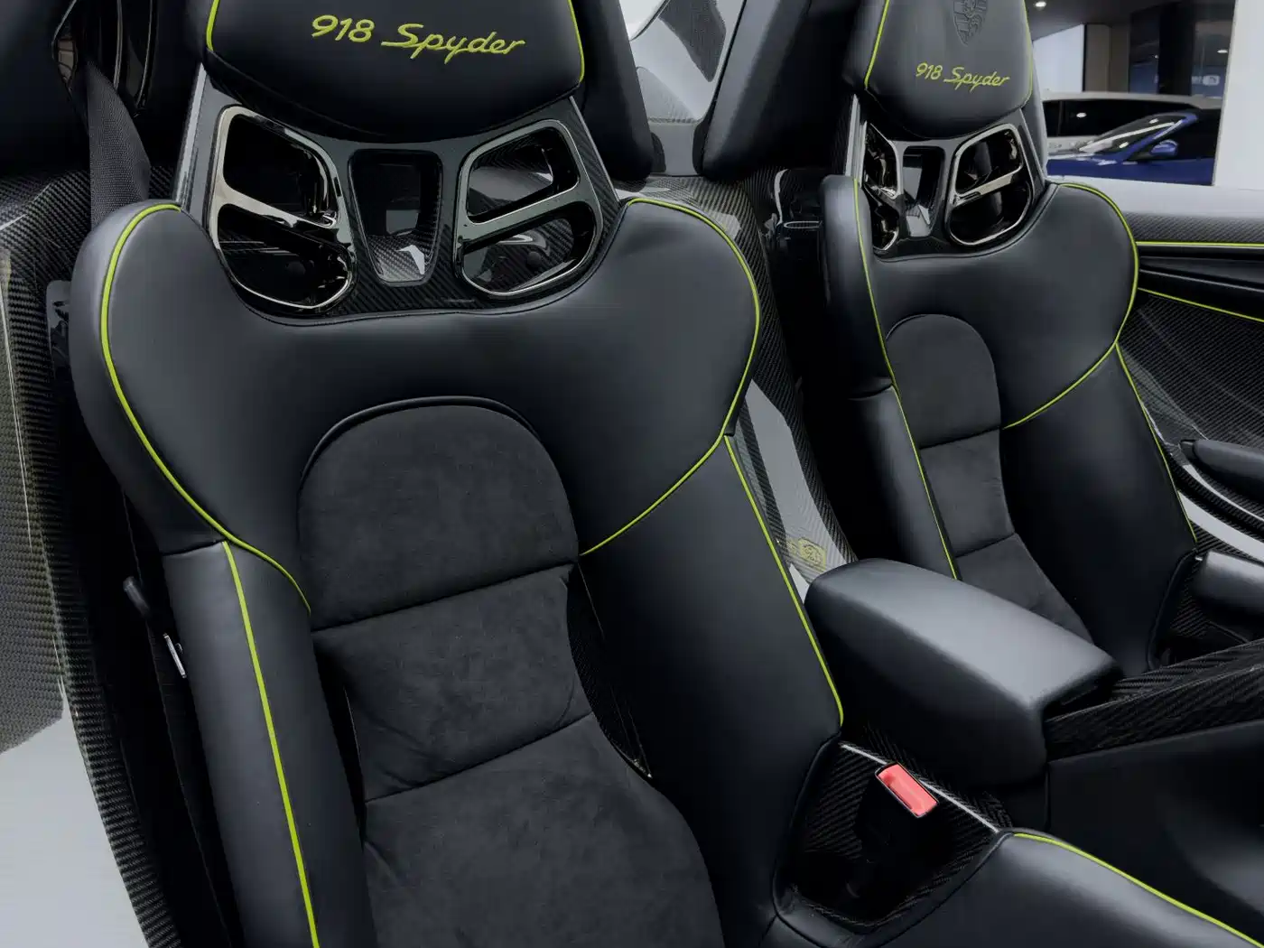 Porsche 918 Spyder 2015 2014 4.6L