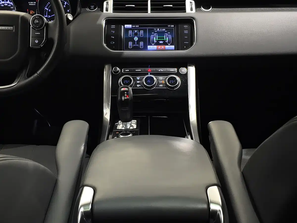 Land Rover Range Rover Sport фото 13