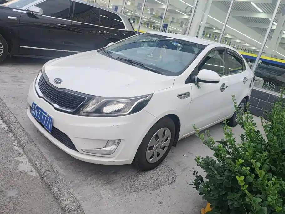 Kia K2 2012 2011 Sedan 1.4L MT TOP