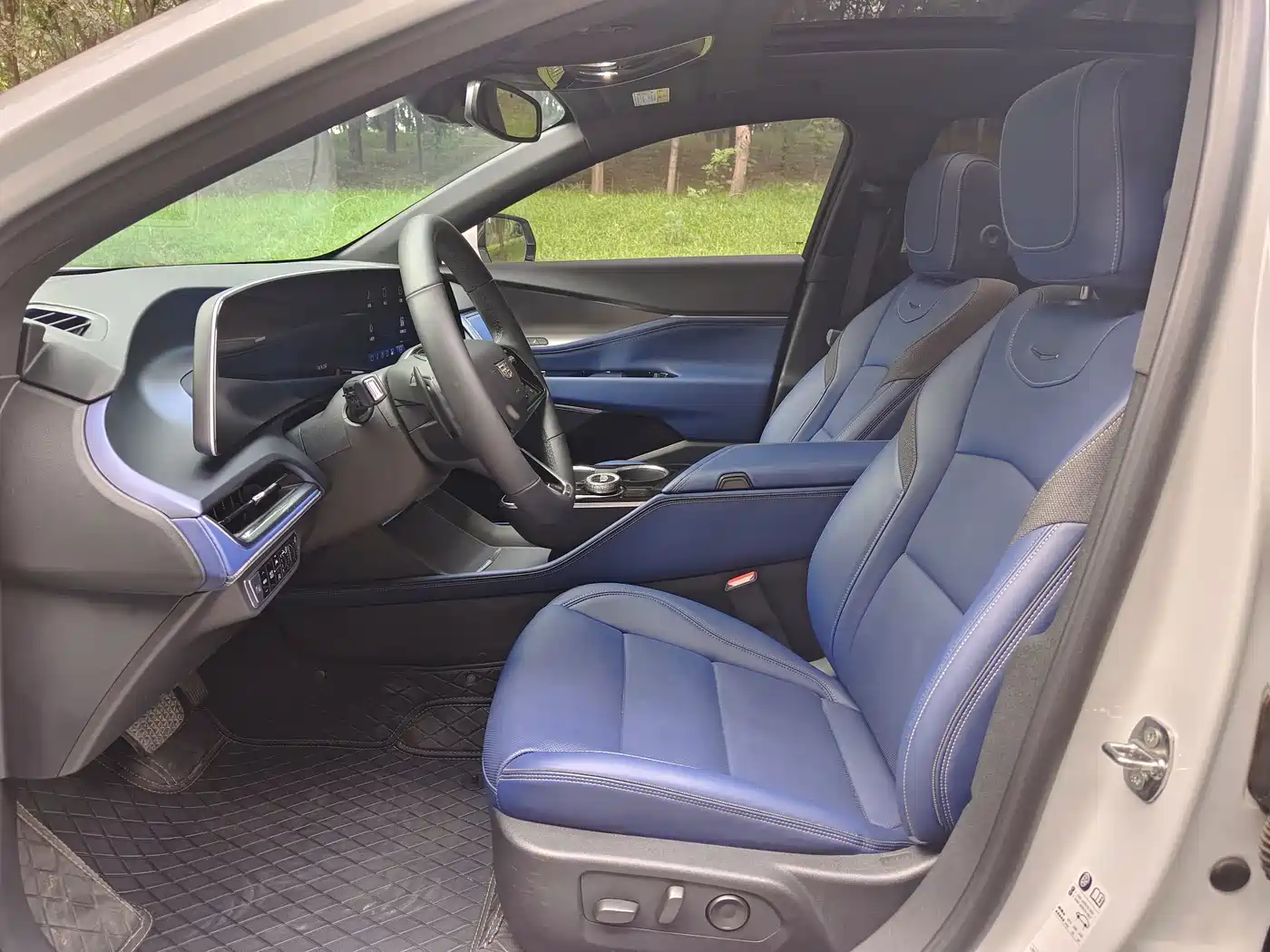 Cadillac GT4 2026 2023 25T Luxury Edition