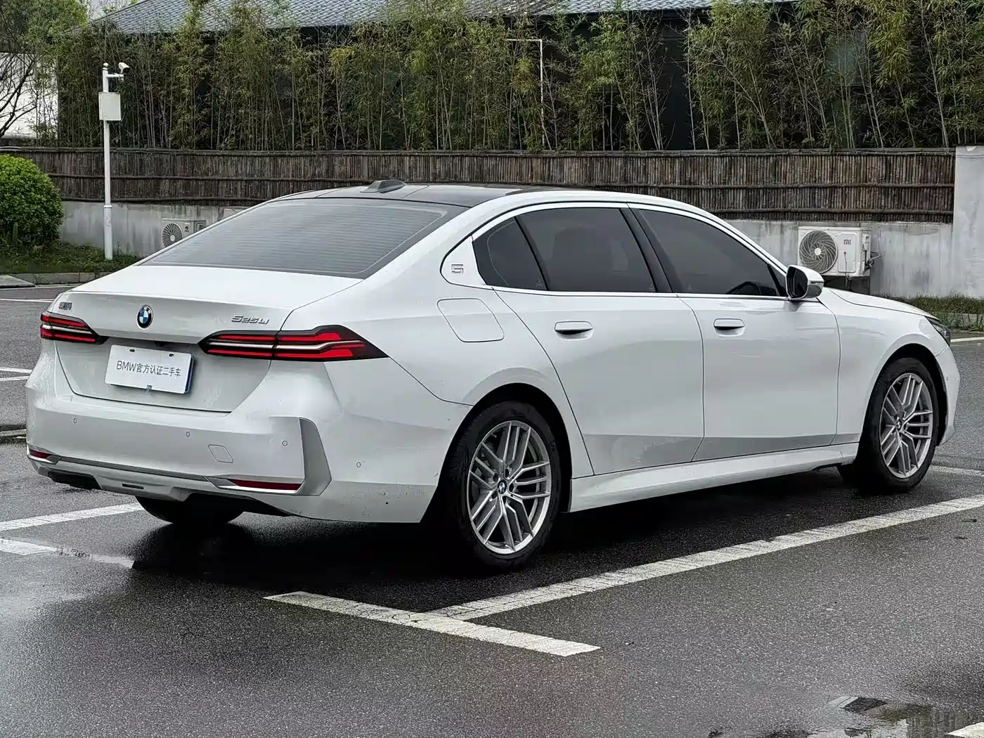 BMW 5 Series 2025 525Li Luxury Package фото 7