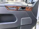 Photo 11 - Volkswagen Multivan