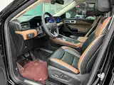 Фото 16 - Ford Explorer