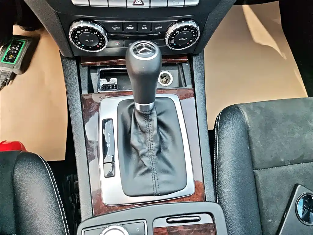 Mercedes-Benz C-Class 2013 C 260 Elegance Grand Edition фото 10