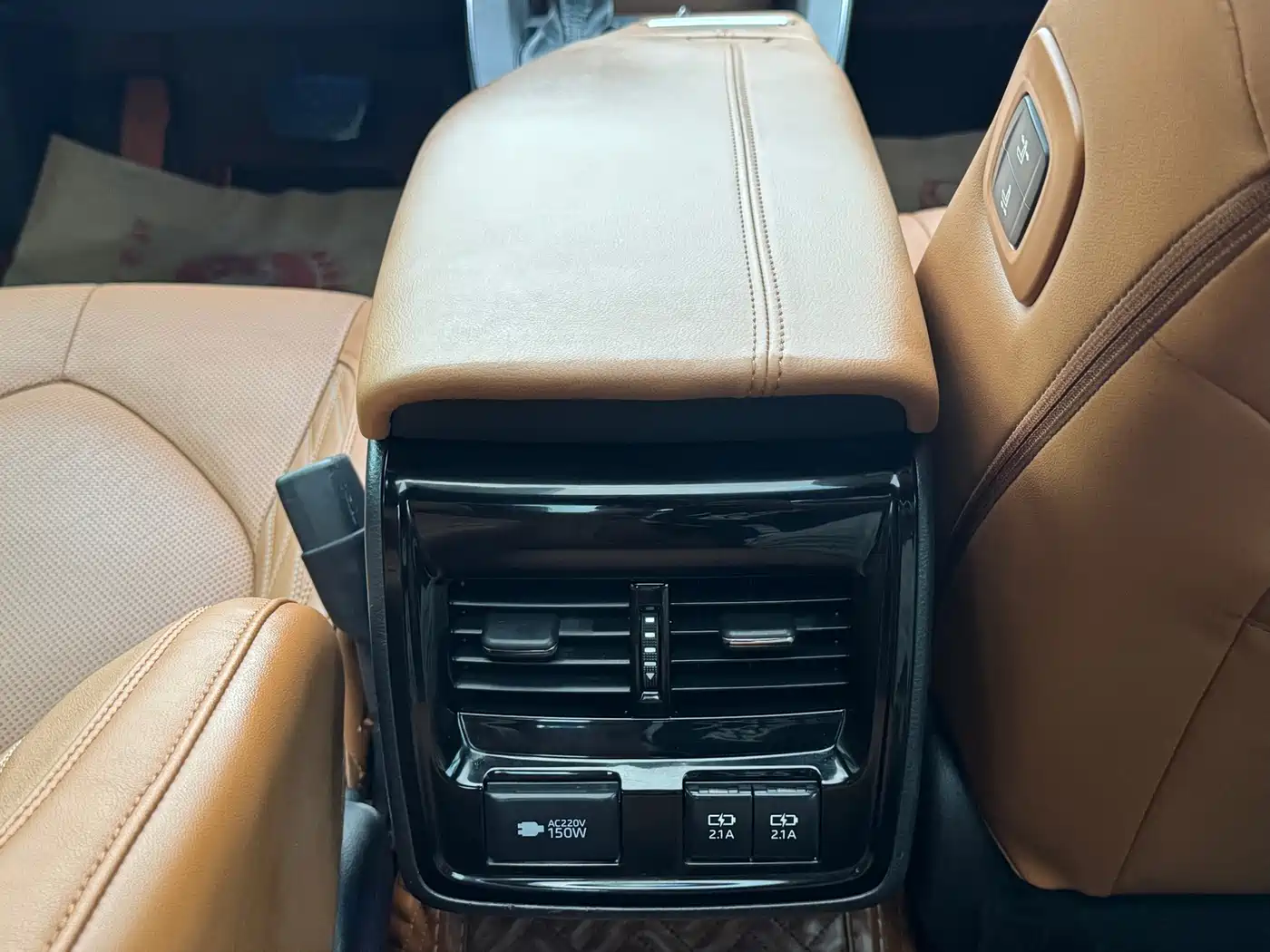 Toyota Avalon 2019 Hybrid 2.5L Limited Flagship Version China V фото 17
