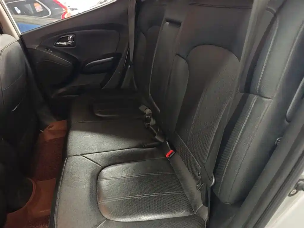 Hyundai Beijing Hyundai ix35 2013 2.0L Automatic 2WD Leading GLX China IV фото 17