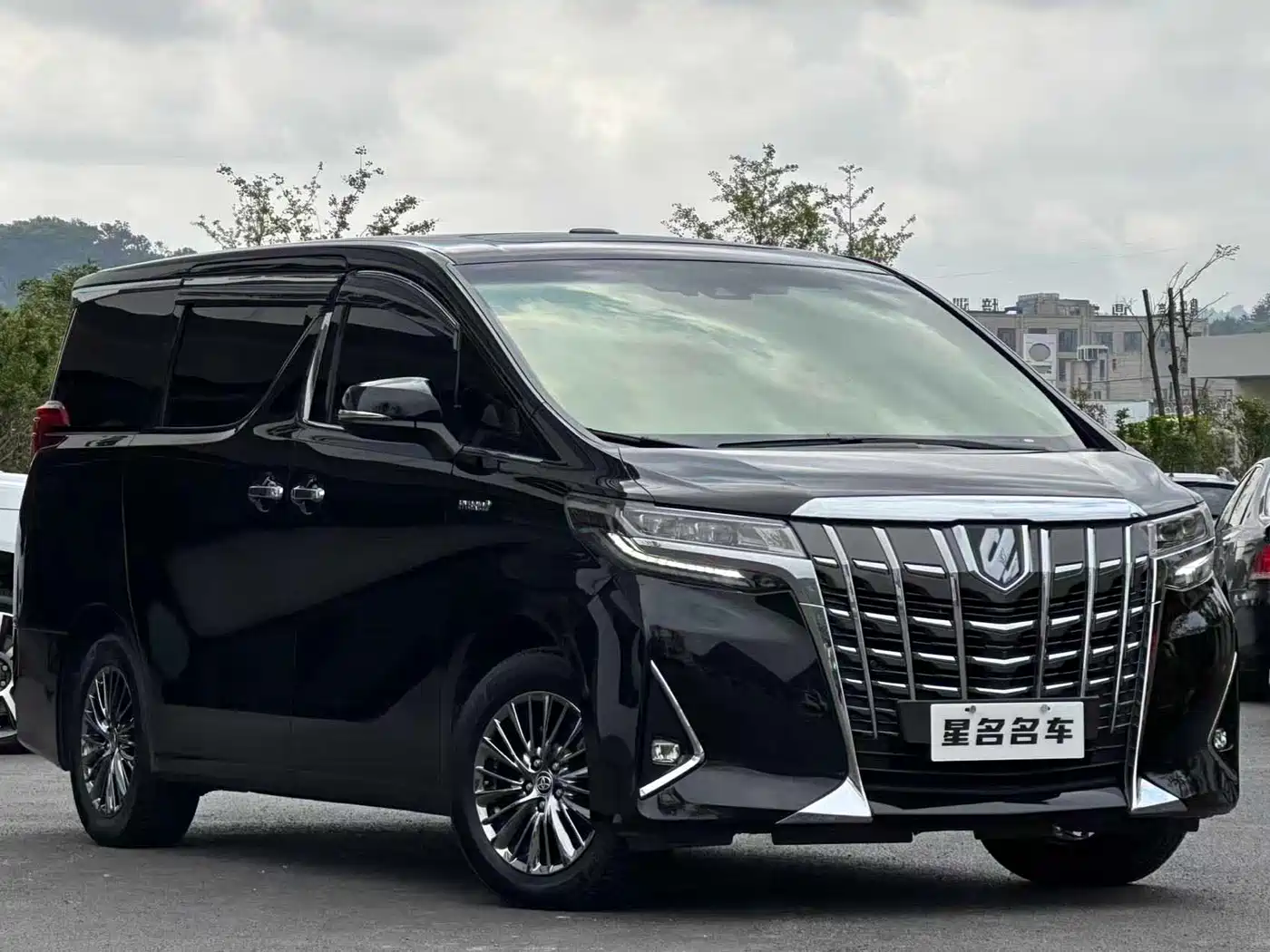 Toyota Alphard 2021 Hybrid 2.5L Premium фото 3