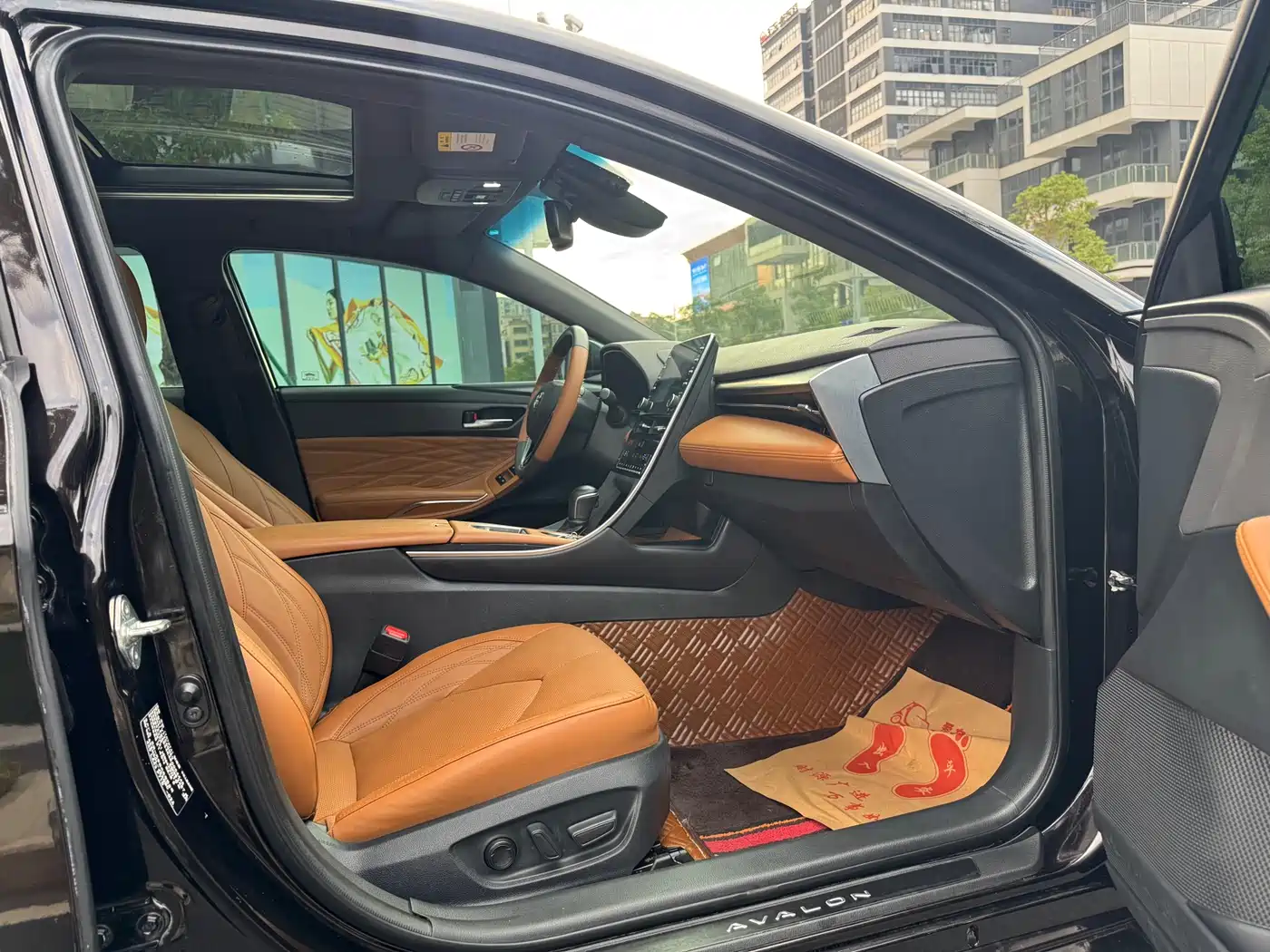 Toyota Avalon 2019 Hybrid 2.5L Limited Flagship Version China V фото 27