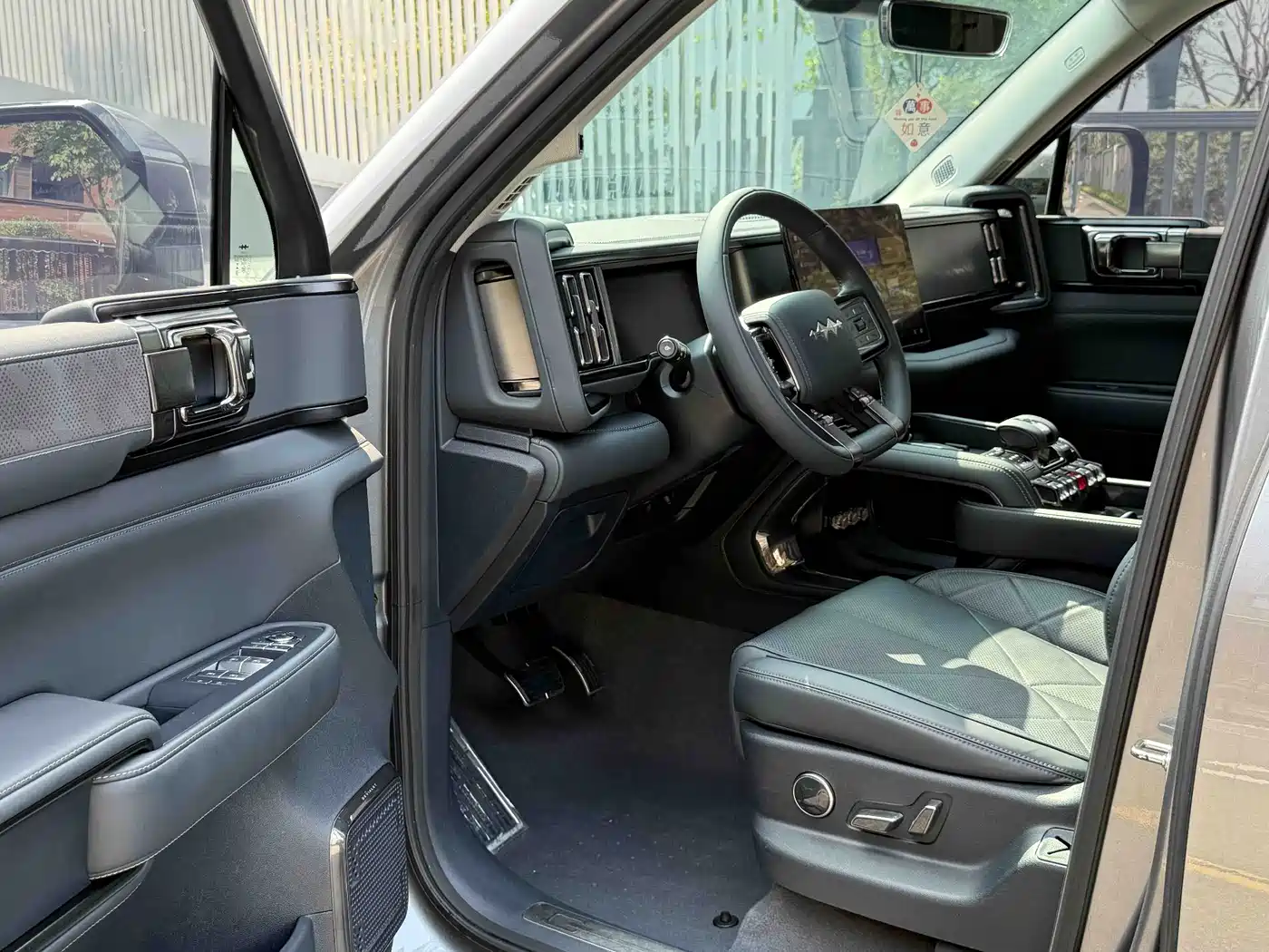 Fang Cheng Bao Leopard 5 2024 2023 Explorer Edition