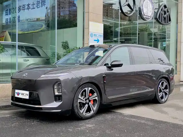 NIO ES8 7 мест, представительский Люкс