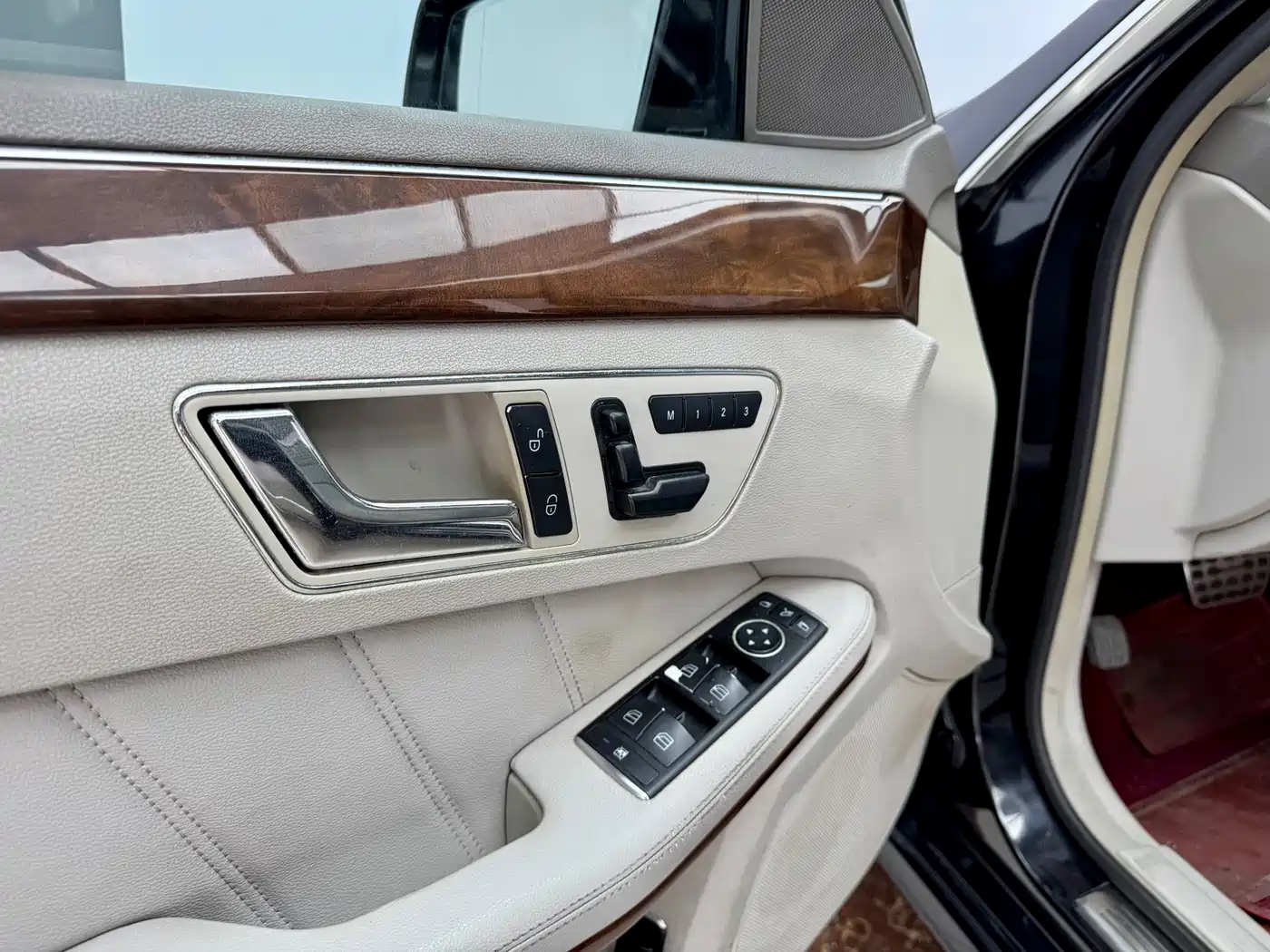 Mercedes-Benz E-Class 2011 E 200 L CGI Elegance фото 8