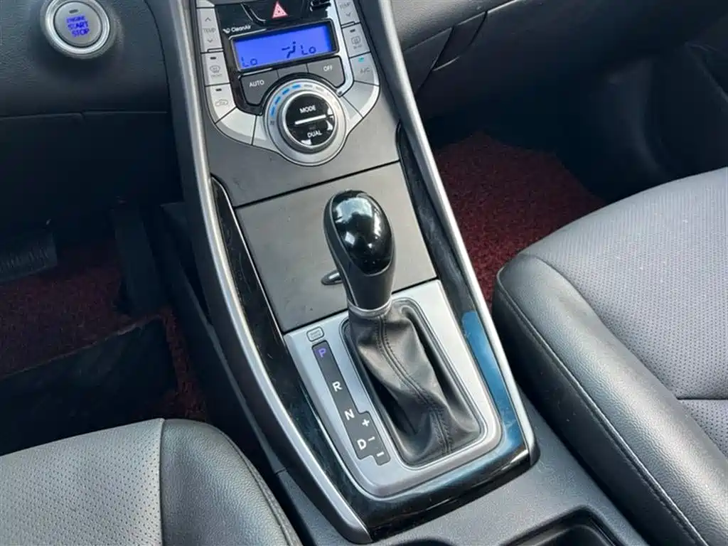 Hyundai Langdong 2015 1.6L Auto Exclusive фото 6