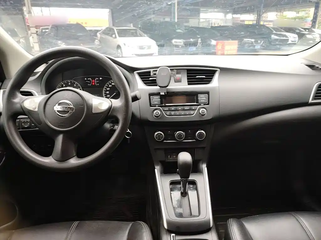 Nissan SYLPHY, миниатюра 6