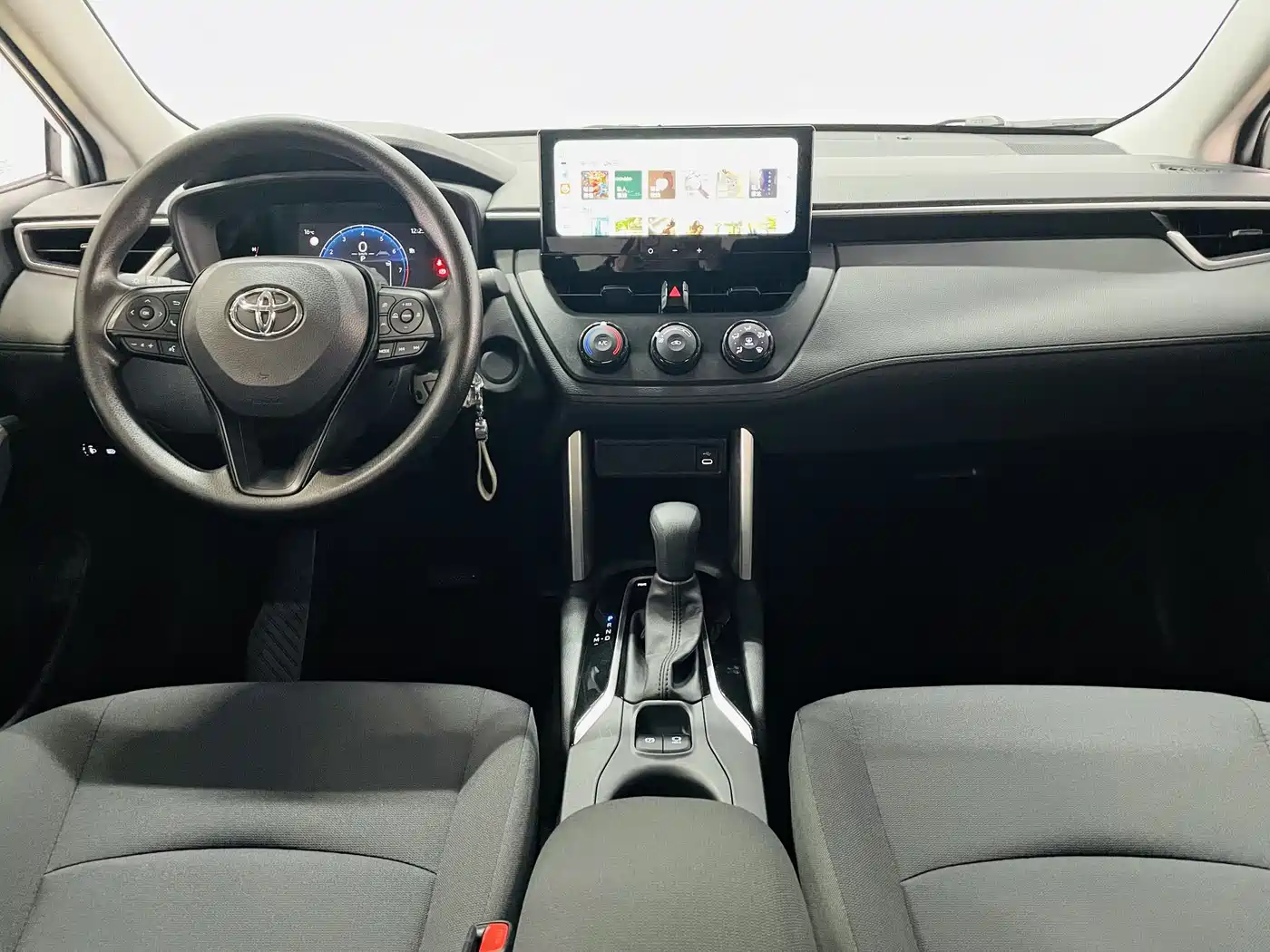Toyota Corolla Cross 2023 2.0L Elite Edition фото 11