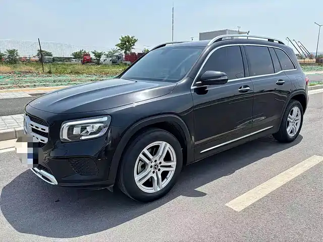 Mercedes-Benz GLB 2023