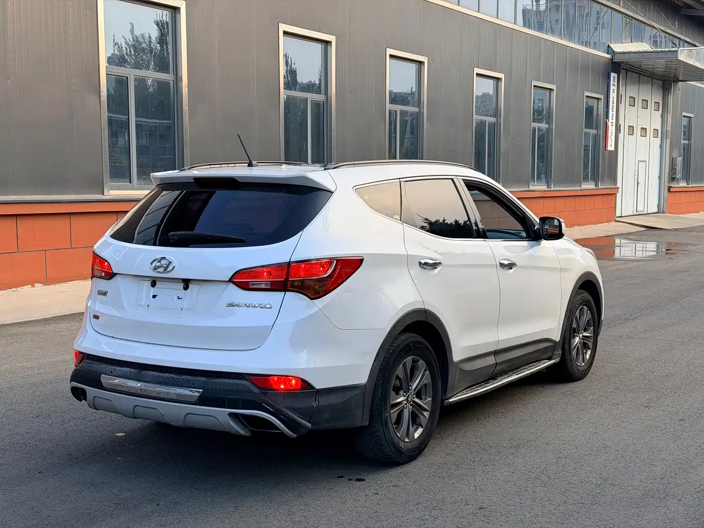 Hyundai Santa Fe 2013 2013 Model 2.4L Automatic 2WD Smart