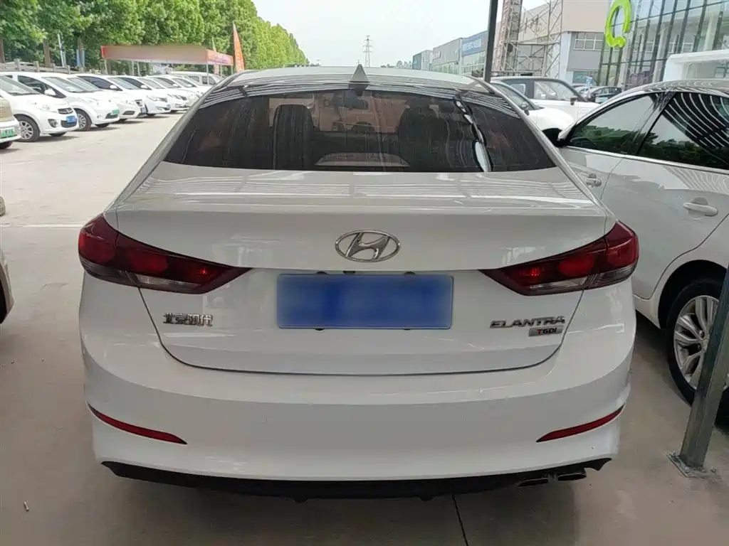 Hyundai Elantra 2016 1.4T DCT Dynamic·Vitality фото 6