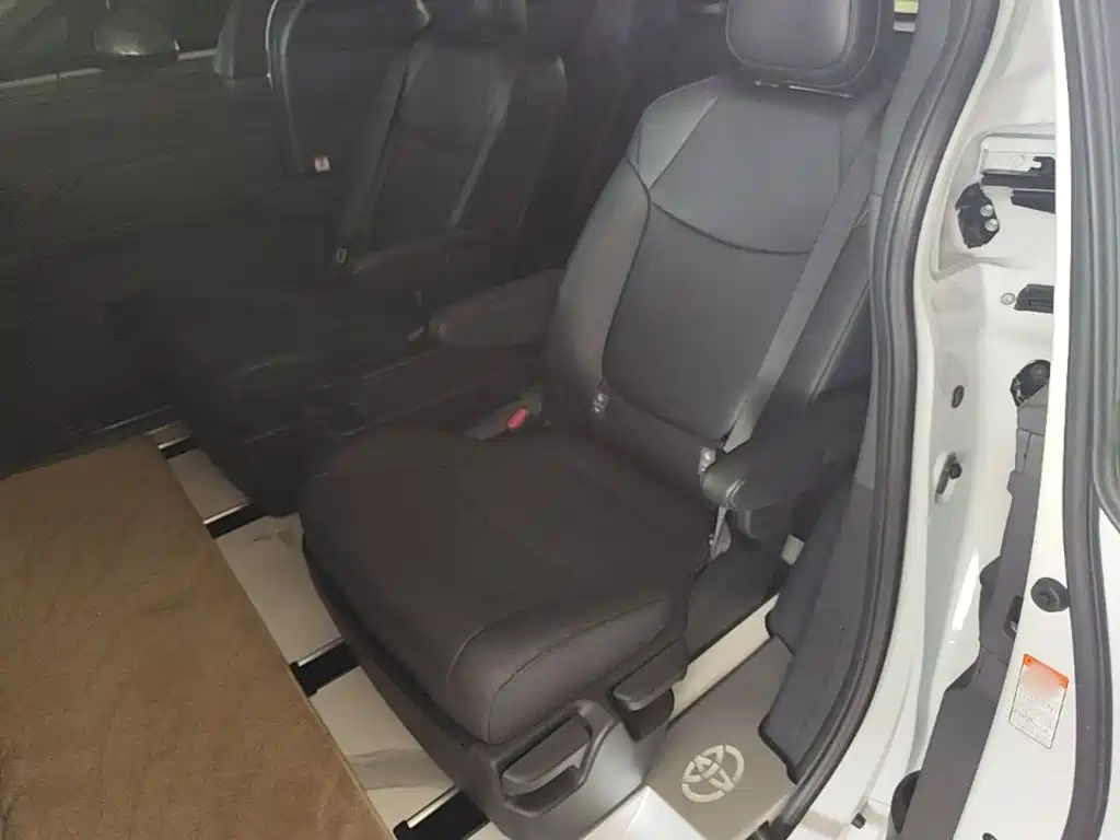 Toyota Granvia 2025 2024 2.5L Hybrid Luxury
