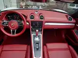 Photo 10 - Porsche 718